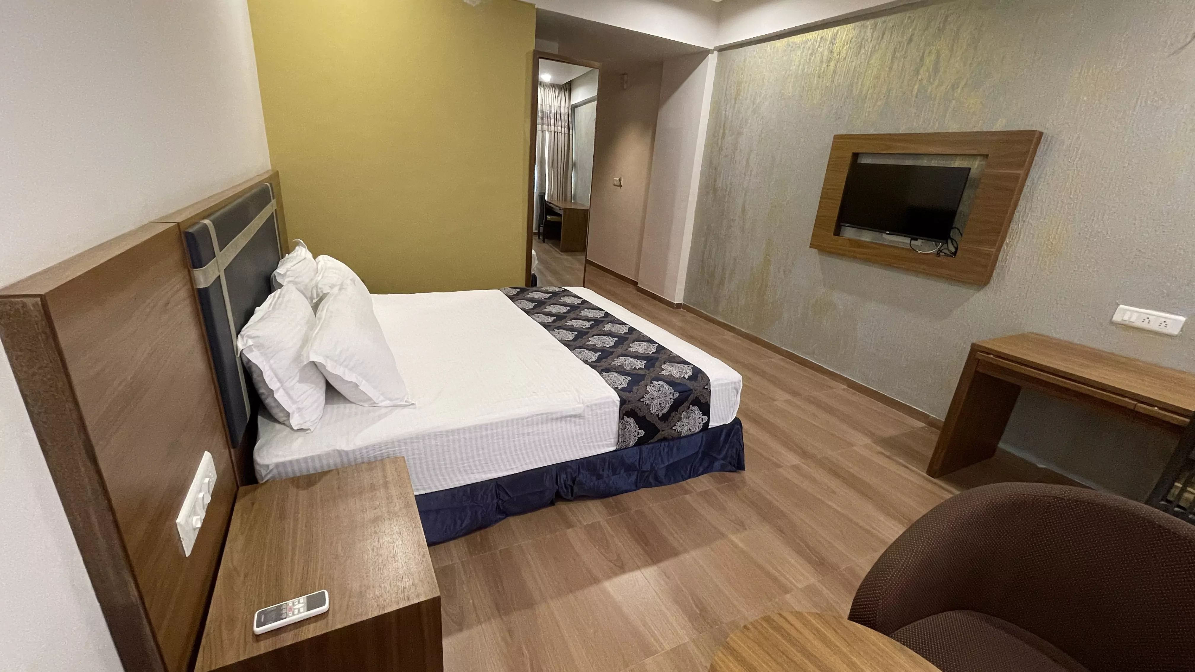 Executive Plus Bedroom 1